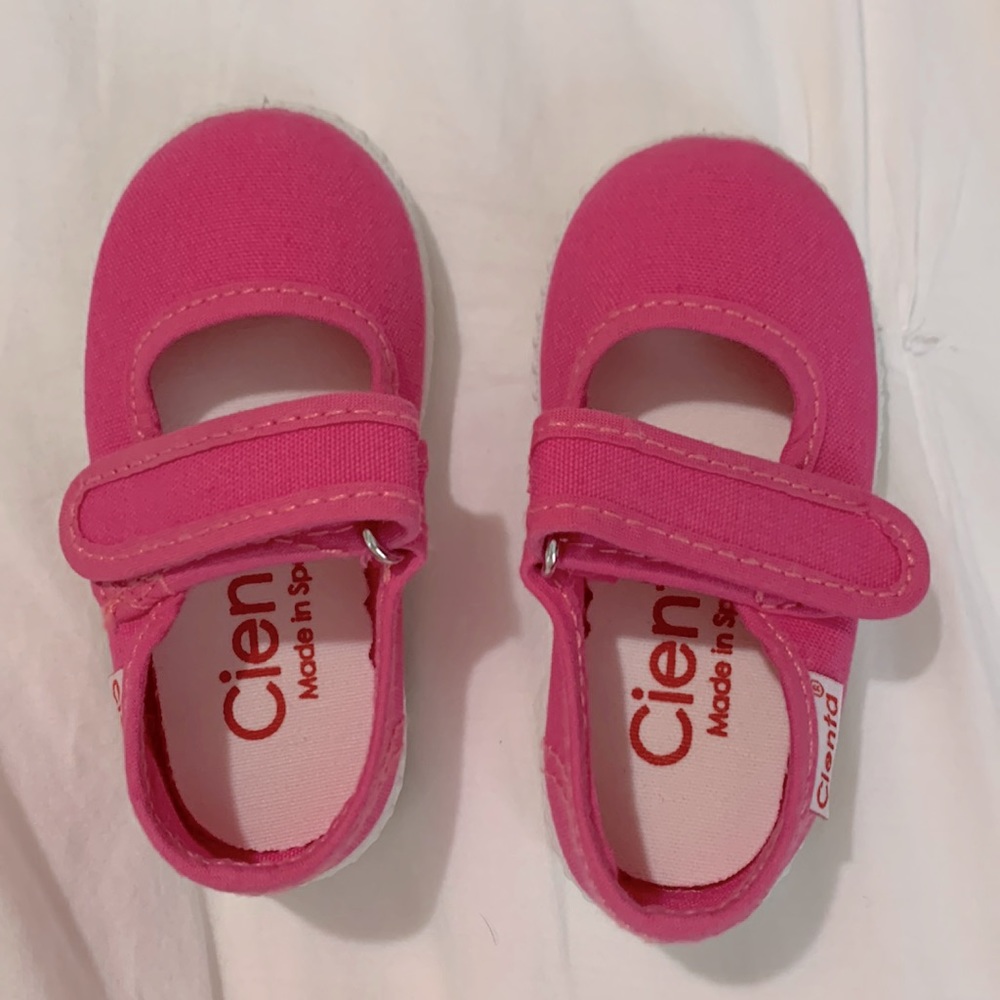 Cienta Shoes pink toddler size 3.5 (Cienta size 19)
